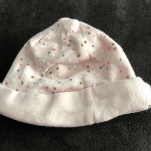 Polka dot hat by gerber size 0-6 months